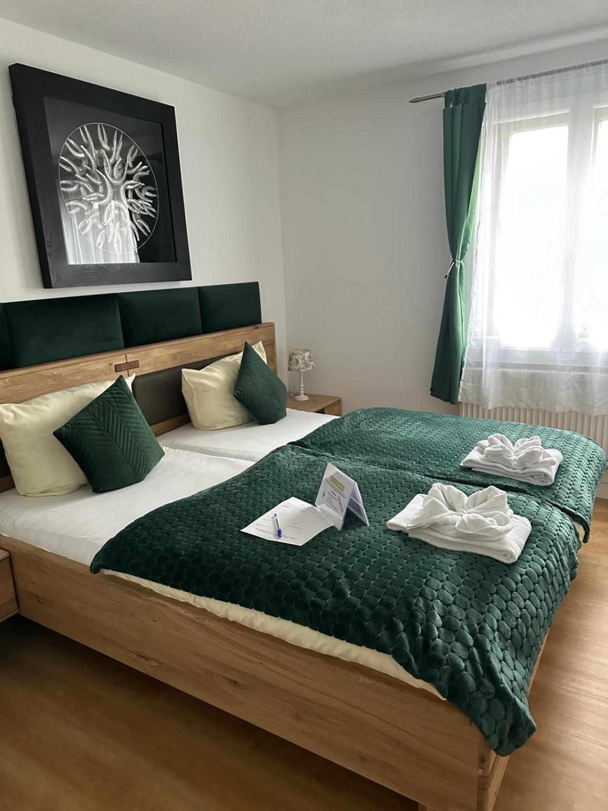 Hotel Zum Goldenen Anker Bamberg Bagian luar foto